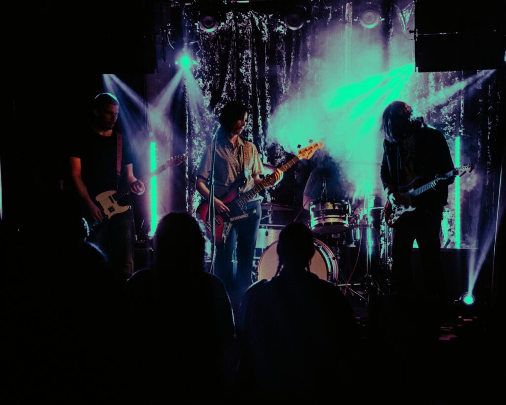 HOLY SHOW 22 1 1024x819